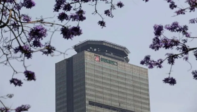 SFP inhabilita a 2 mandos de Pemex del sexenio de EPN