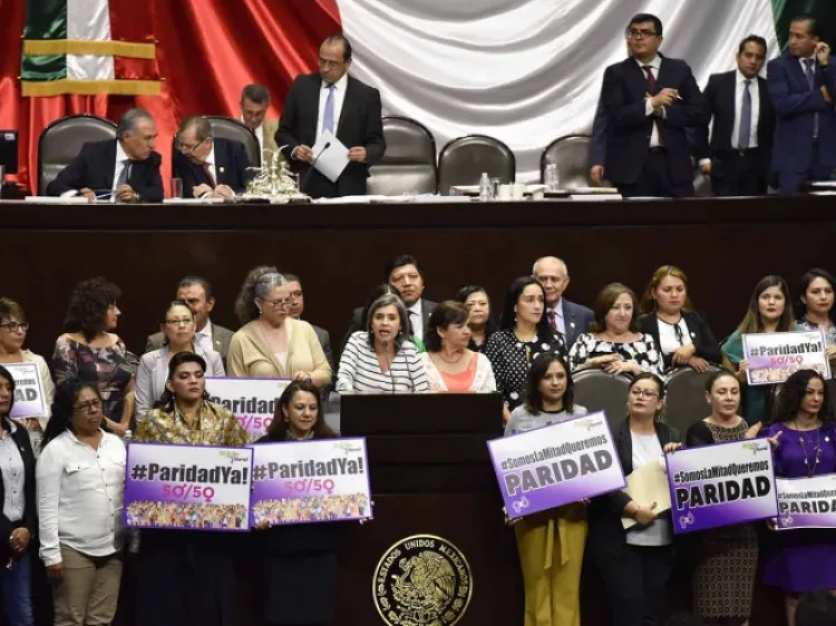 Diputados aprueban paridad de género en cargos públicos