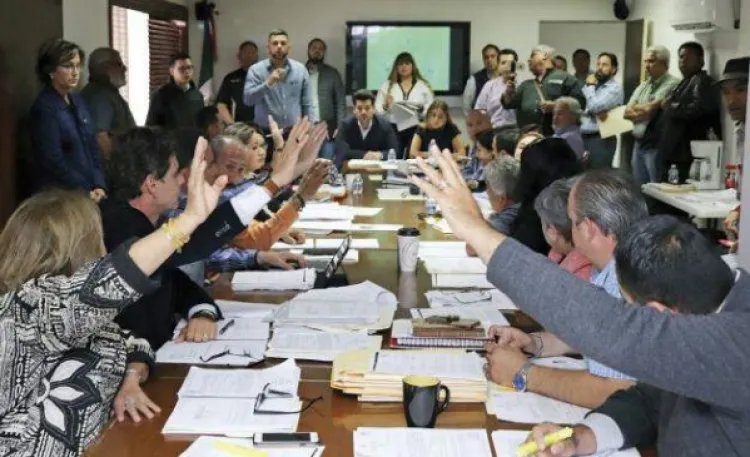 Aprueban renegociar la deuda