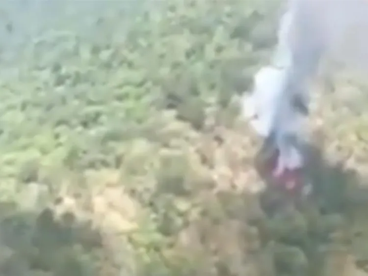 Hallan cuerpos de marinos que iban en helicóptero siniestrado ayer