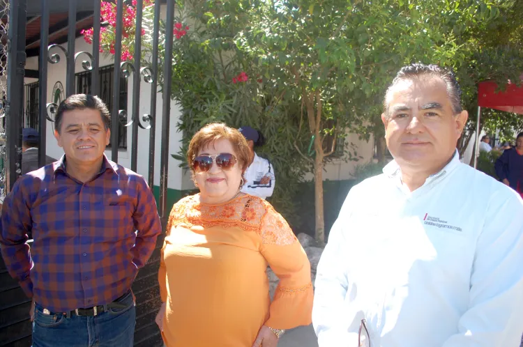 Ofrecen
atención
médica a
migrantes