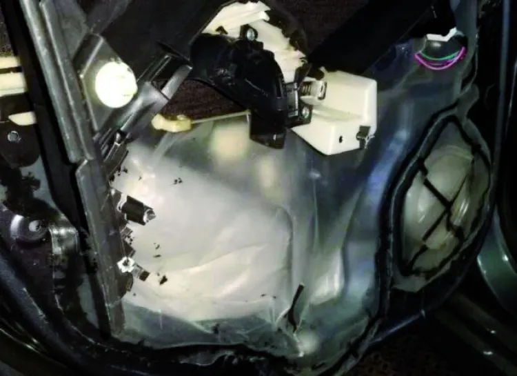 Sorprenden
a sujeto con
metanfetamina