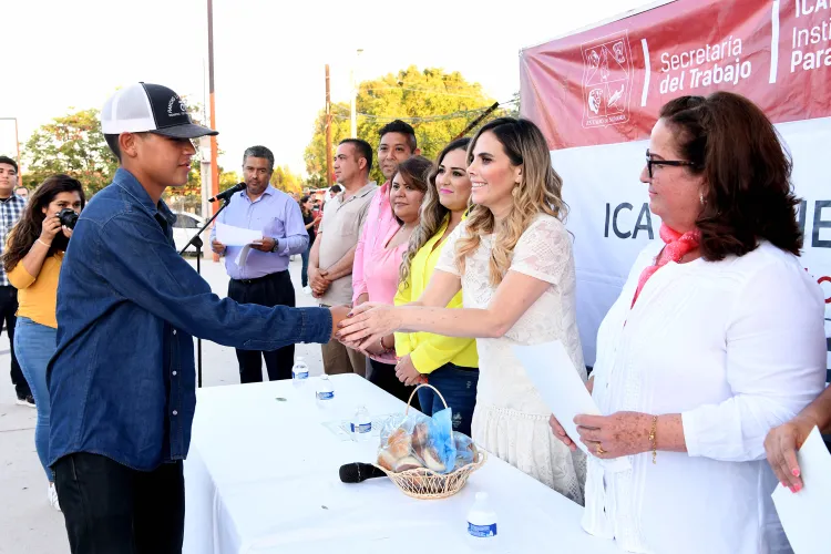 Gradúan de cursos de
Icatson en la capital