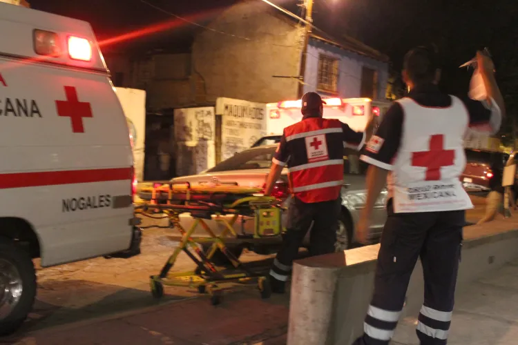 Allanan su casa y lo balean