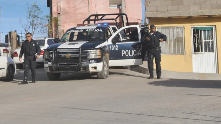 Roba dinero a expareja