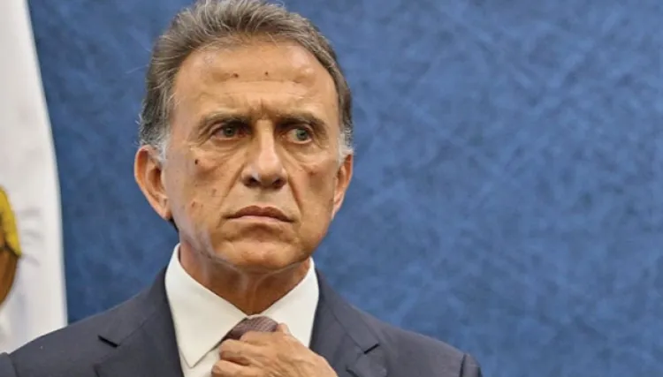 Denuncian a Yunes Linares por manejo irregular de recursos