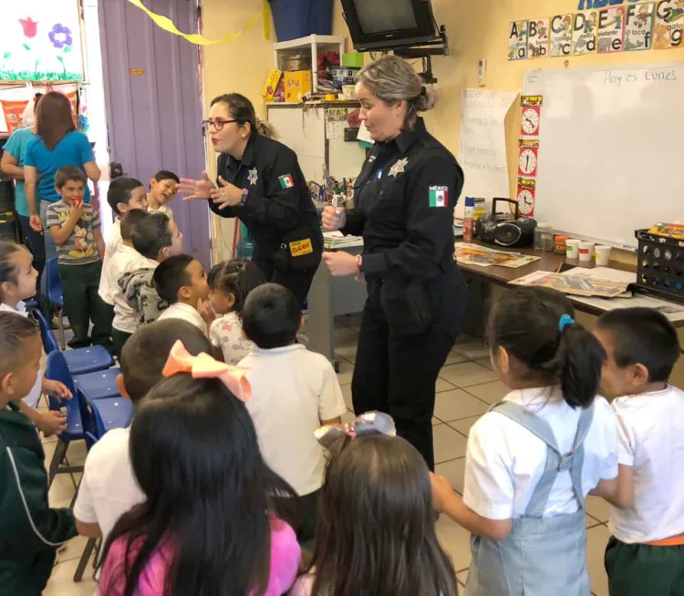 Llevan prevención a escuelas