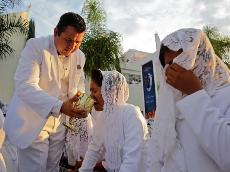 Sexo y violaciones relatan víctimas de líder de La Luz del Mundo