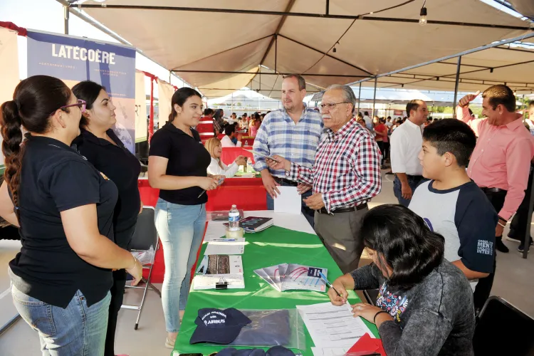 Realiza Estado feria de seguridad