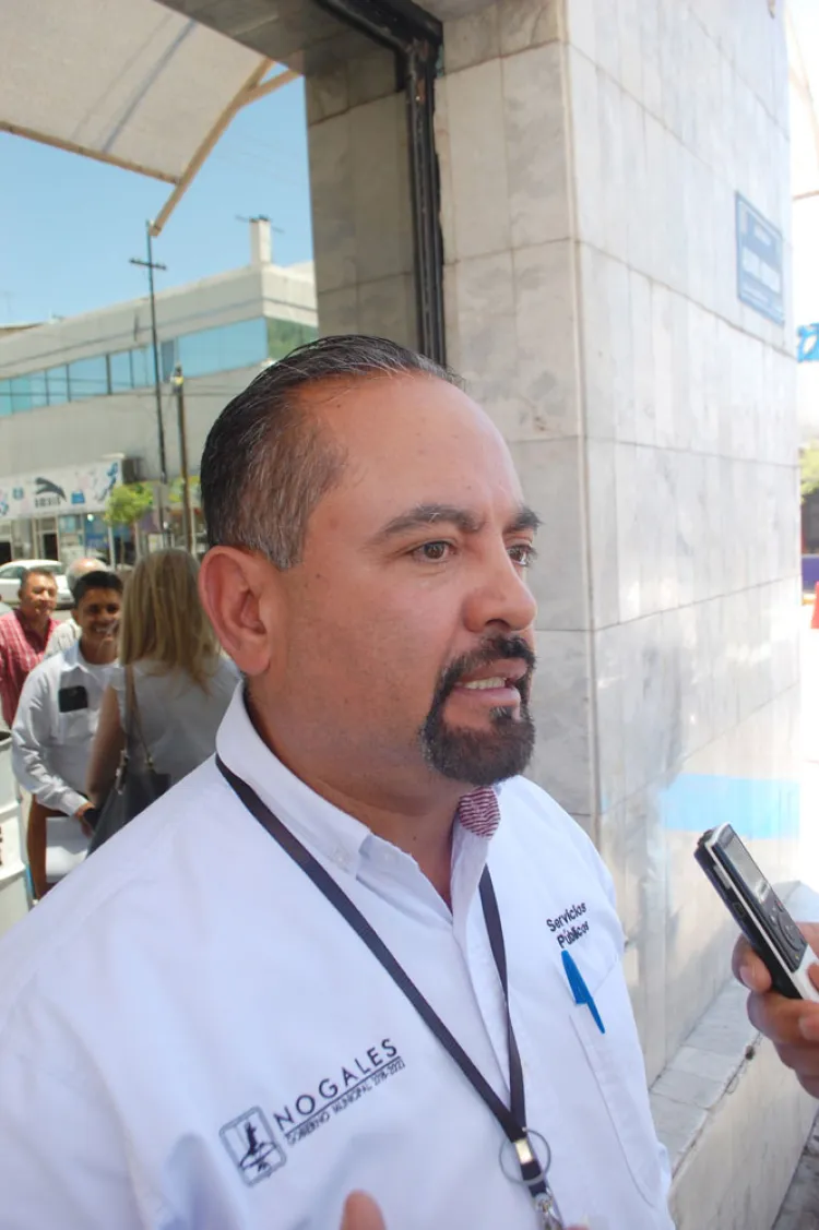 Desazolvan alcantarillas y limpian arroyos