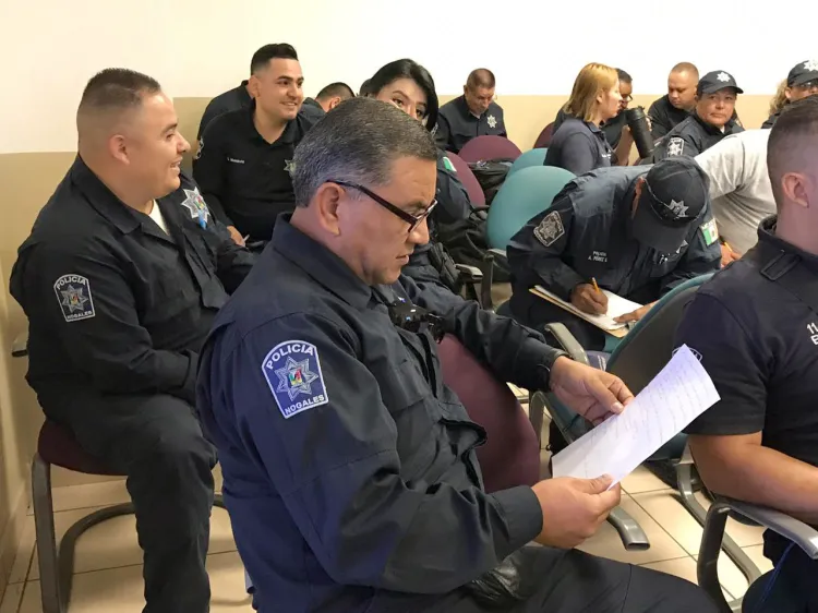 Capacitan a policías municipales