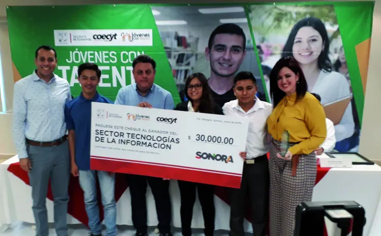 Entregan premios a
jóvenes con talento
