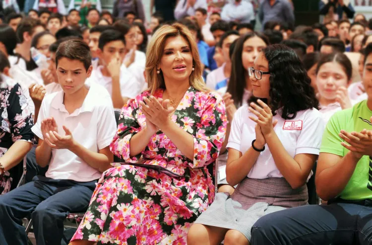 Llama a divertirse sanamente