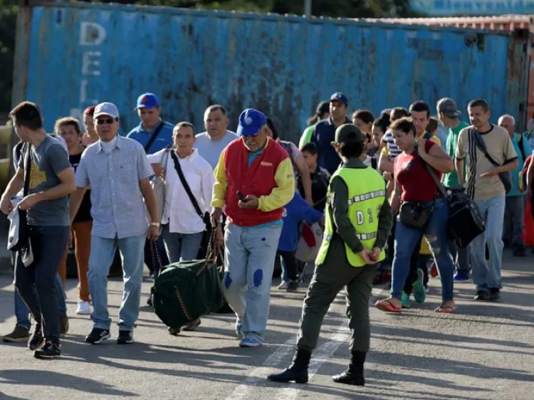 Venezuela reabre cruce fronterizo con Colombia