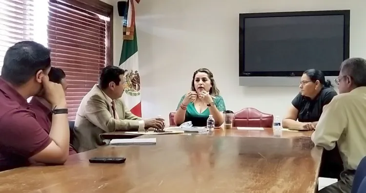 Unen esfuerzos en acciones de vivienda