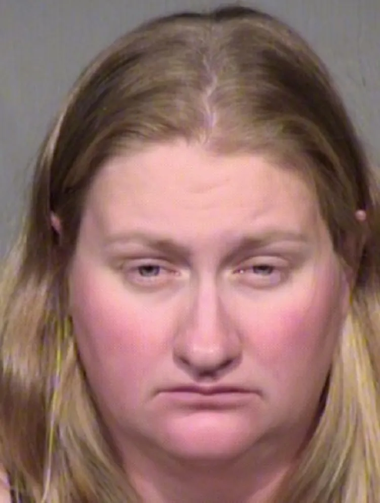 Condenan a una mujer por relación sexual con menor