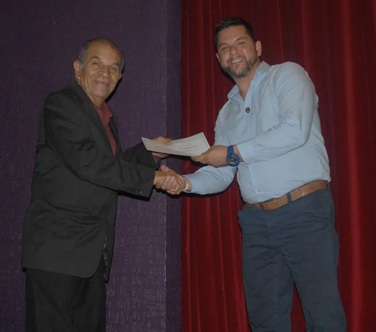 Reciben reconocimientos por capacitación