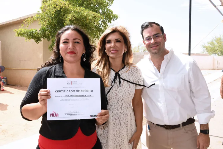 Entrega Gobernadora Pavlovich apoyos