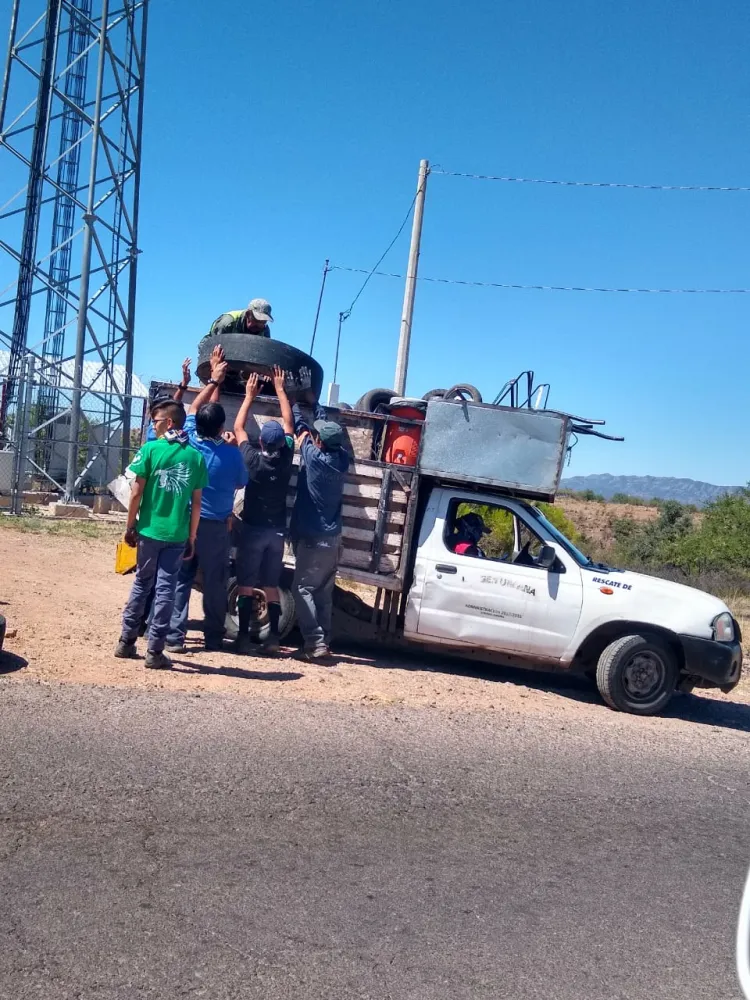 Unen esfuerzos en
campaña de limpieza