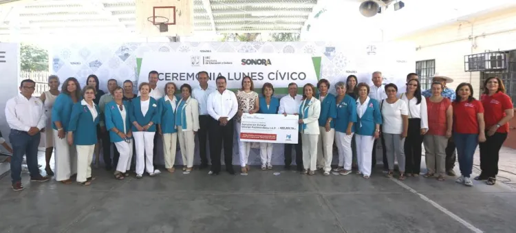 Entrega SEC donativo para la lucha contra el cáncer