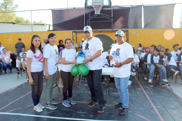 Celebra Ejército el Día del Padre