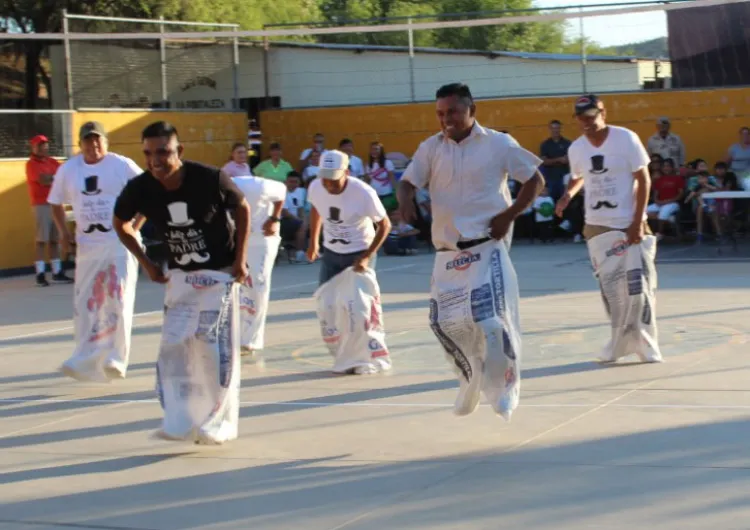 Festejan a Padres de Familia
de 45/a. Zona Militar