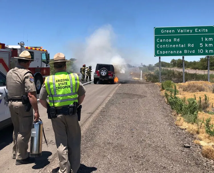 Se incendia vehículo en la Interestatal 19
