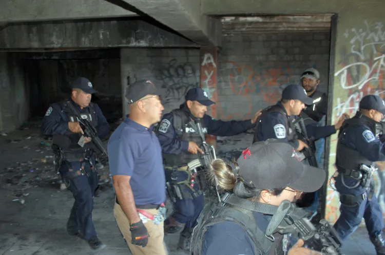 Realizan policías simulacro