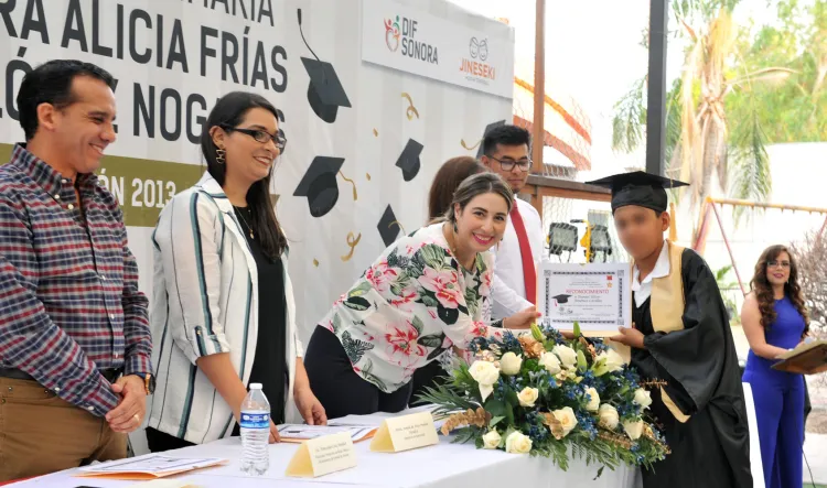 Gradúan de Centros de Asistencia