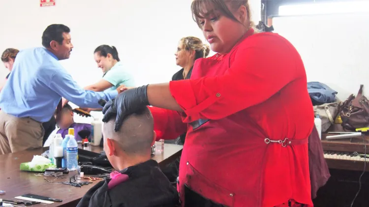 Atienden a niños de Albergue Infantil