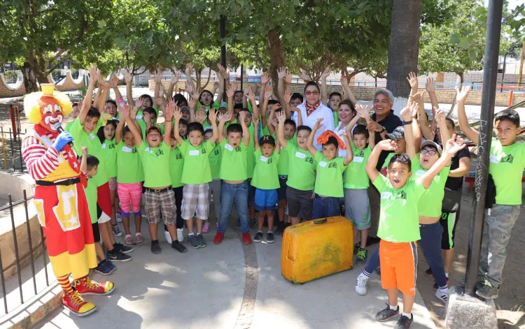 Disfrutan más de 400 niños cursos