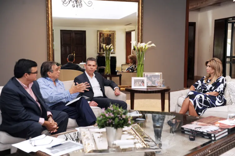 Se reúne Gobernadora con directivos de Empresa Ford