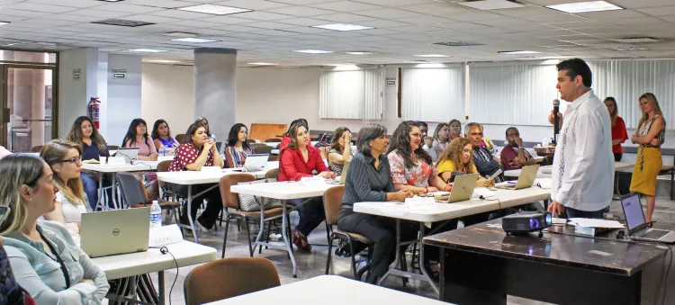 Capacitan a empleadosde las agencias fiscales