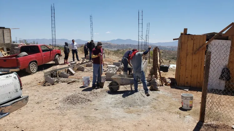 Construyen vivienda a familia vulnerable