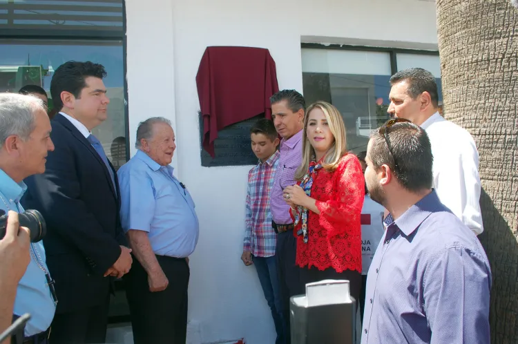 Reconocen a Don José Alberto Padilla Navarro