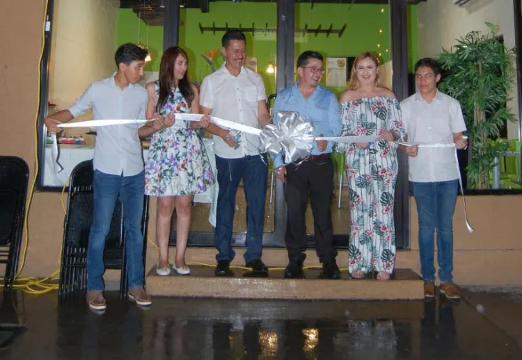 Inauguran con éxito Restaurante