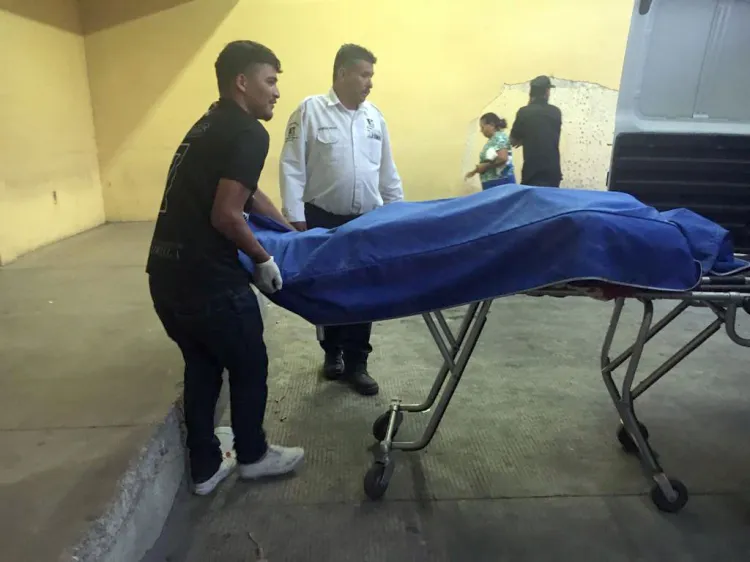 Muere baleado en lavado de autos