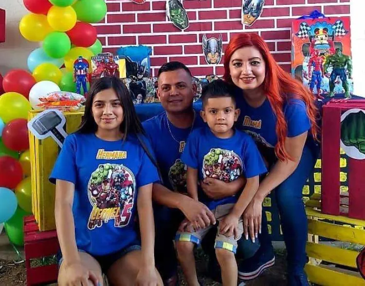 Familiares festejan a Leonel Alexander