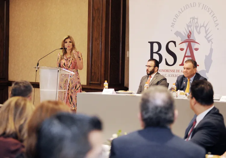 Pide a abogados apoyo para sonorenses