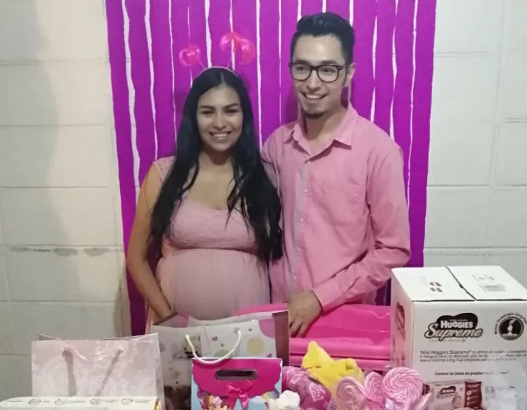 Diana disfruta de Baby Shower