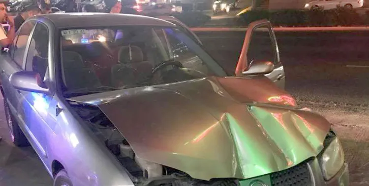 Resulta mujer lesionada en accidente vehicular