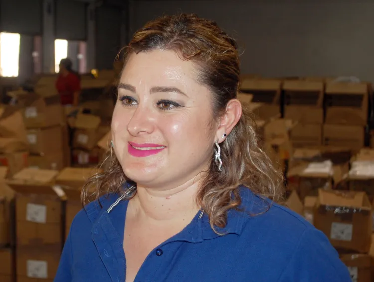 Inicia entrega de uniformes