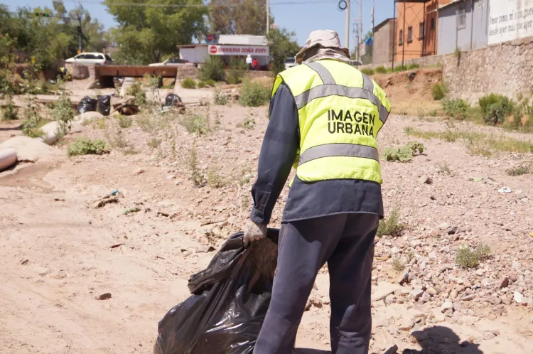 Mantienen trabajos de limpieza en los arroyos