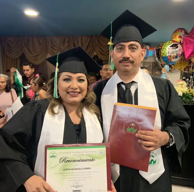Carmen y Joaquín se gradúan