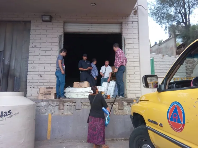 Entregan apoyo a  cuerpos de rescate