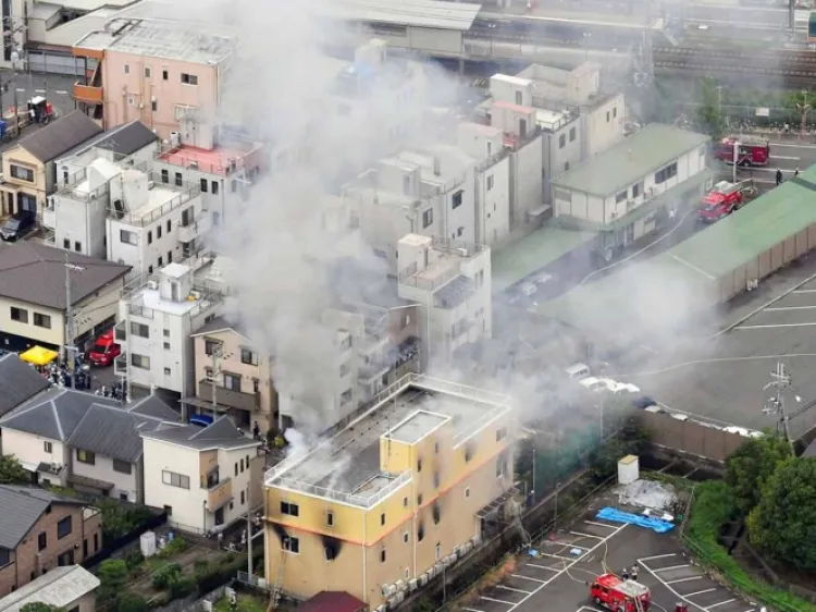  Plagio de novela motivo de incendio de estudios en Japón y muerte de 33