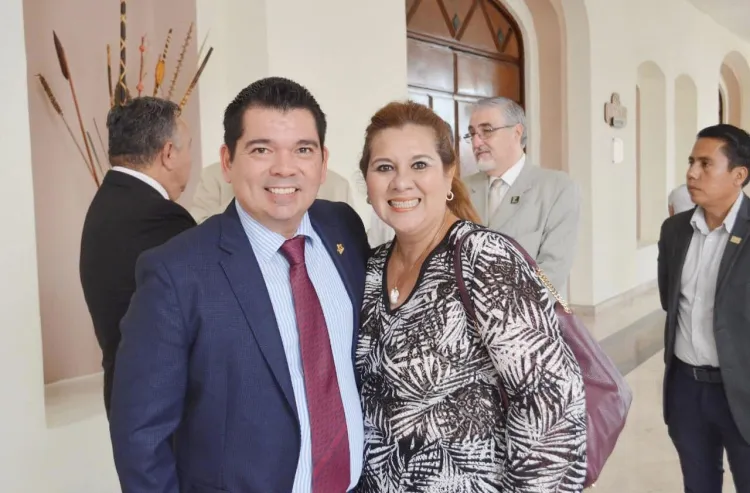 Participan en Congreso Regional