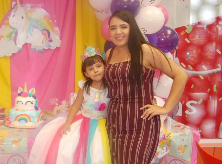 Allison González festeja un año más de vida