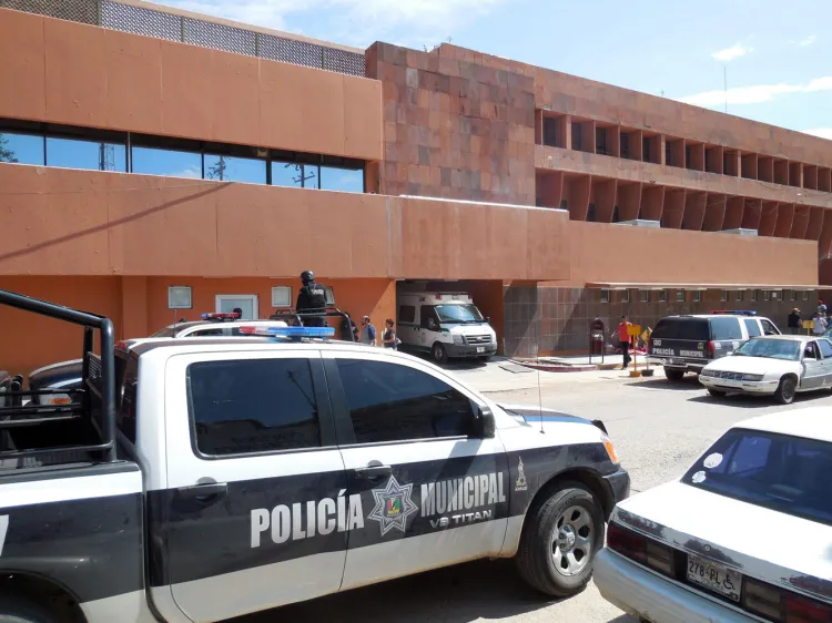 Recibe empleada balazo en asalto