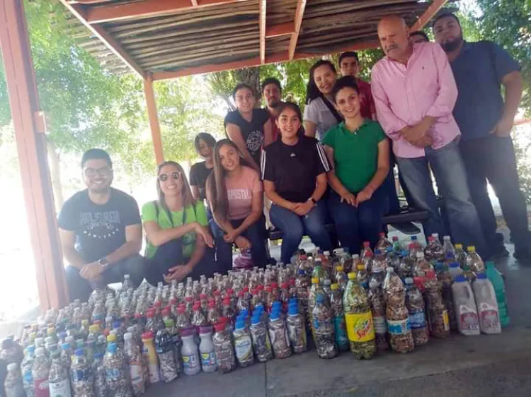 Recolectan 40 kilos de colillas de cigarro